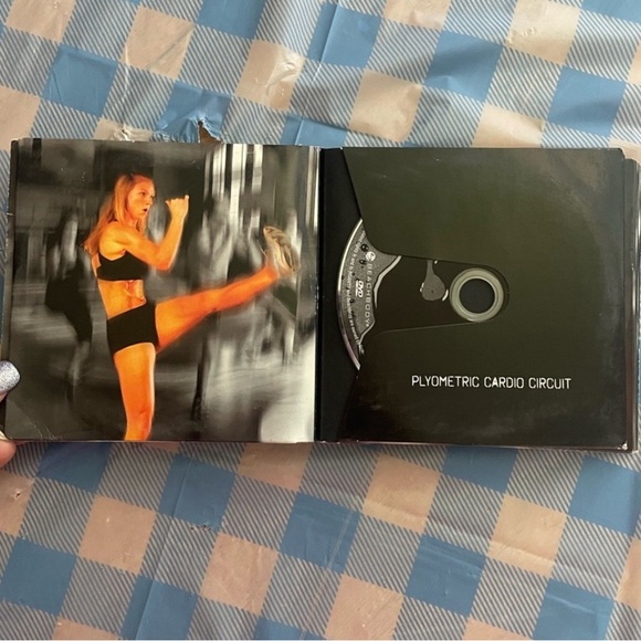 12 beach body workout videos in great condition - Picture 2 of 8